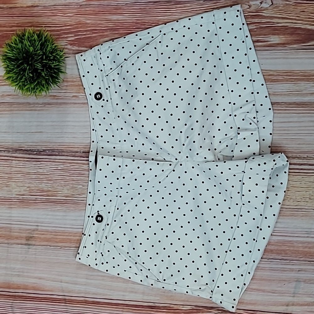 NY&CO 7th Avenue Design Studio Cuffed Polka Dot Shorts